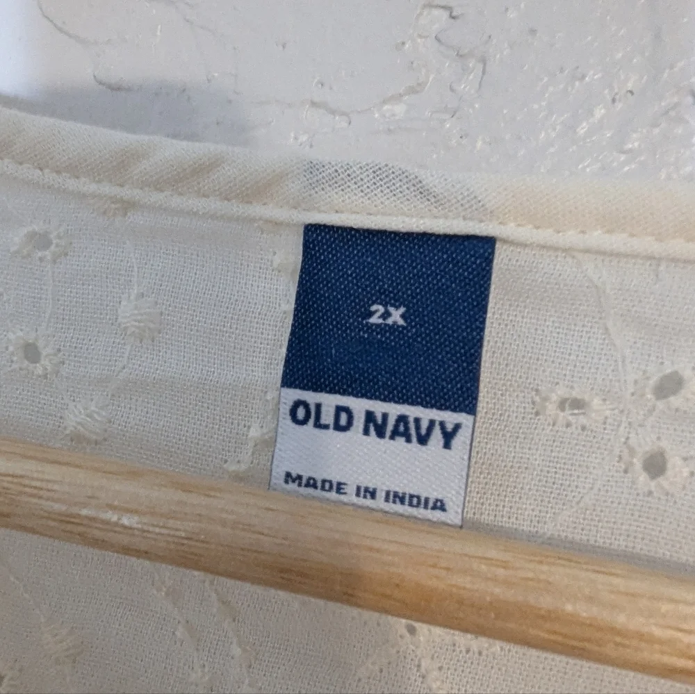 Old Navy Cream Eyelet Button-Front Peasant Blouse